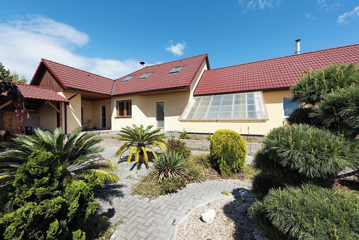 Prodej rodinného domu 159 m², pozemek 7479 m²